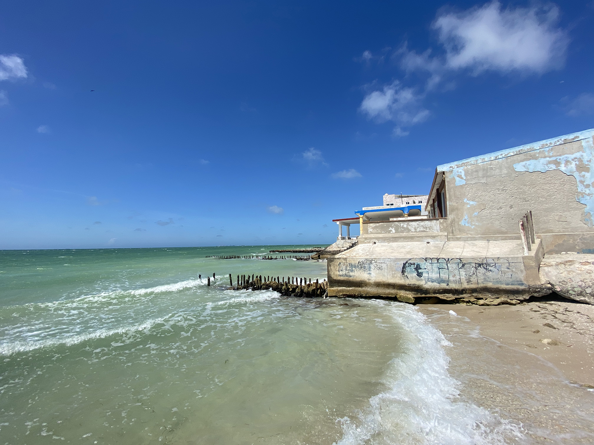 Donde la playa desapareció: los altibajos del combate a la erosión costera en Yucatán